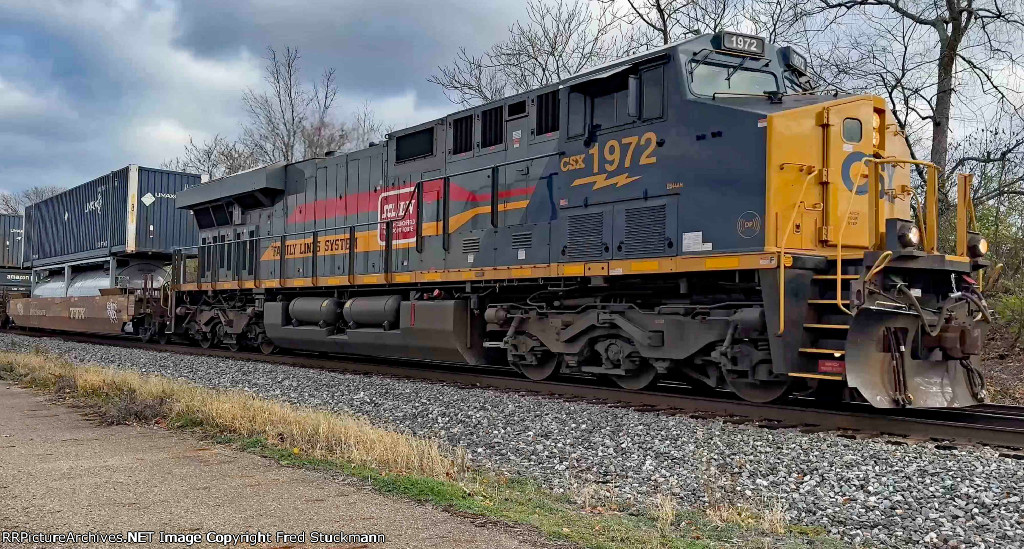 CSX 1972 leads the M331.